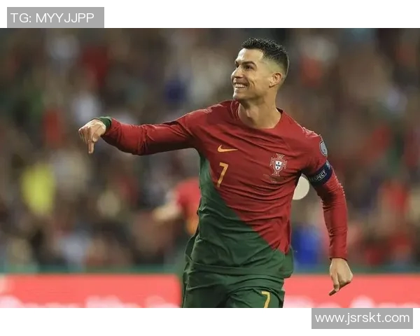 足球明星科斯罗纳尔多的传奇人生与辉煌成就全景回顾 足球明星科斯罗纳尔多的传奇人生与辉煌成就全景回顾